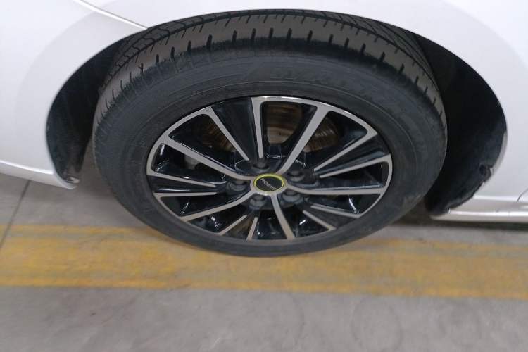 Used Roewe i5 2021 1.5L Manual Platinum Edition Exterior 4