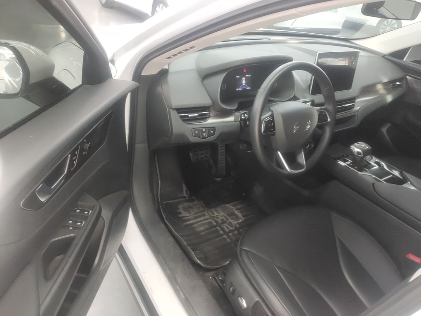 Hongqi E-QM5 2024 450km Range Commuter Version — снимка 18