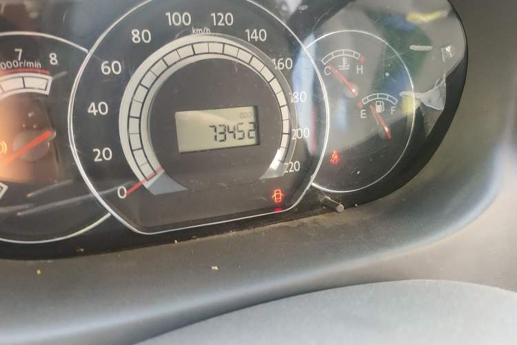 Used JAC Group Refine M2 2012 1.8L MT Business Luxury 5-Seater
