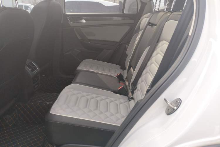 Used Volkswagen Tayron 2023 280TSI Two-Wheel-Drive Luxury Plus Advanced Version Left Rear Seat