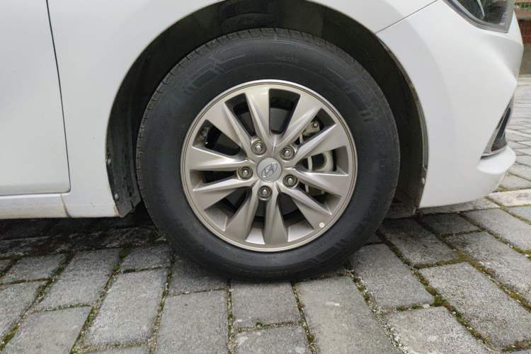 Used Hyundai Celesta 2017 1.6L Manual Joyful Edition DLX
