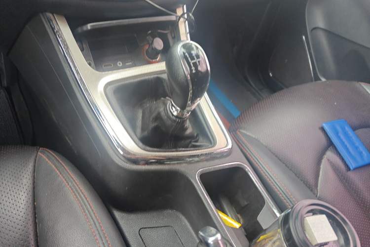 Used Baojun 560 2015 1.8L manual luxury version