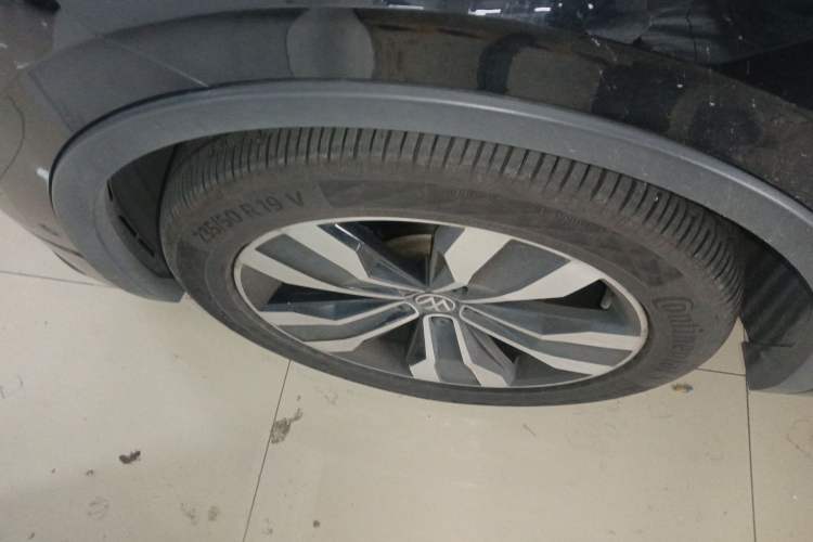 Used Volkswagen Tiguan L 2022 330TSI Automatic Two-Wheel Drive R-Line Enhanced Edition Exterior 4