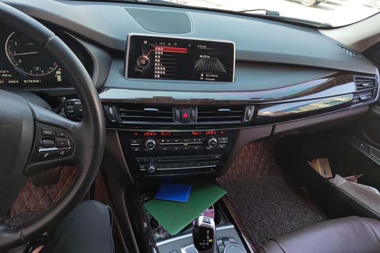 Used BMW X5 2015 xDrive28i
