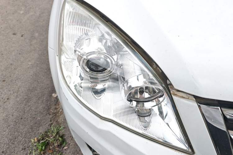 Used Haval H6 2016 Upgraded Model 1.5T Manual Two-Wheel Drive Urban Version Right Front Headlight