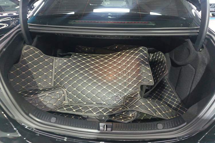 Used Mercedes-Benz E-Class 2023 Restyled E 300 L Sporty and Stylish Edition
