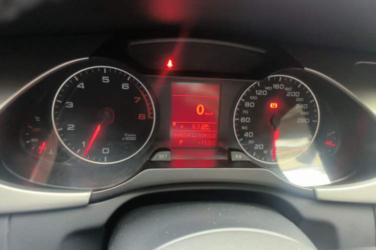 Used Audi A4L 2012 2.0 TFSI automatic standard version