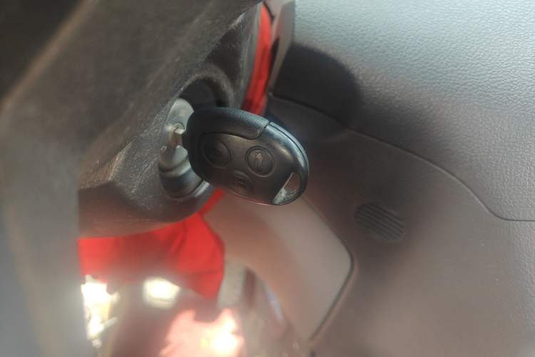 Used Ford Transit 2019 2.0T Diesel Multi-Purpose Commercial Vehicle Short Wheelbase Low Roof 6-Seater China VI Standard