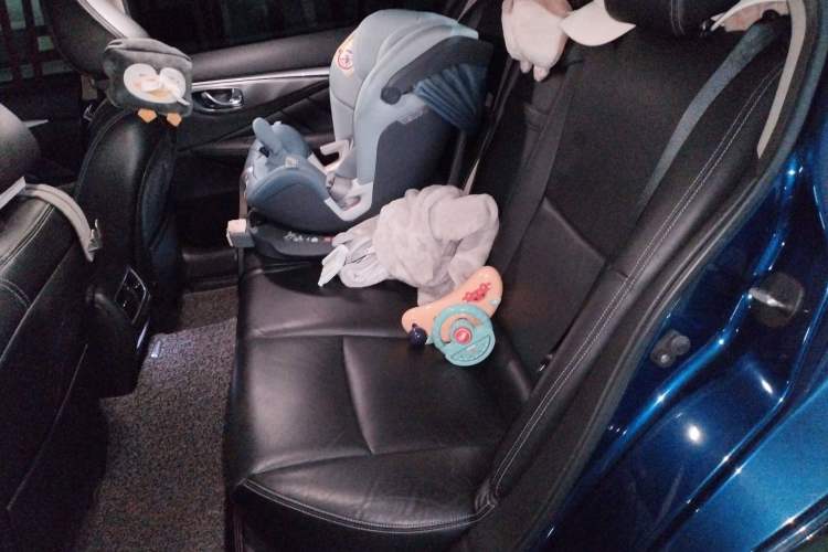 Used Infiniti Q50L 2015 2.0T Enjoyment Edition Interior 4