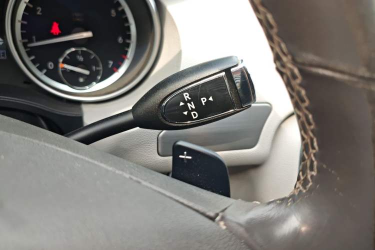 Used Mercedes-Benz R-Class  Gear Lever