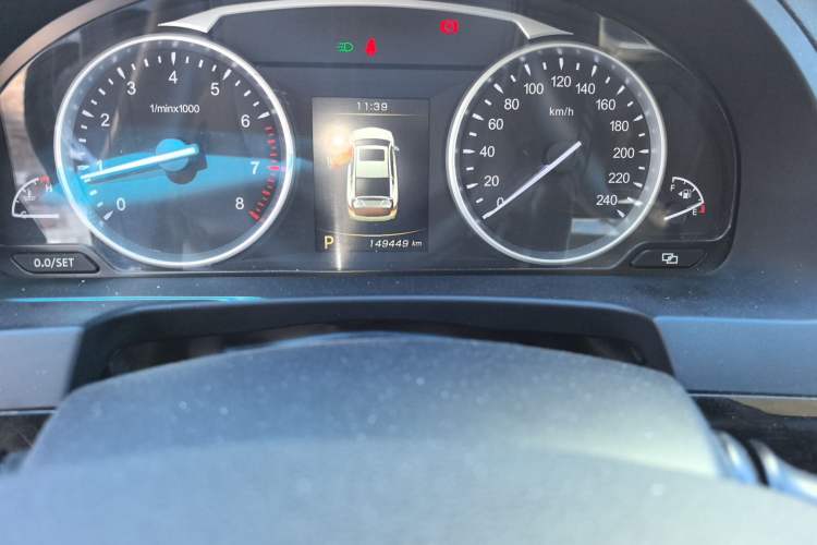 Used Geely Auto Emgrand GT 2015 1.8T Flagship Model Odometer Close Up