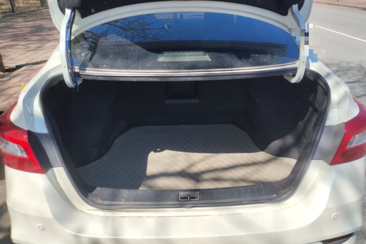 Used Nissan Sylphy 2016 1.6 XL CVT Luxury Edition Trunk