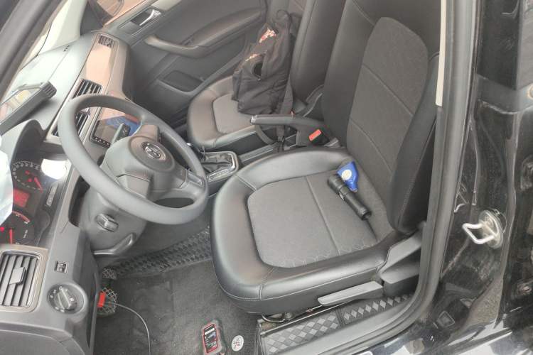 Used Volkswagen Santana 2015 1.6L Automatic Comfort Edition Left Front Seat