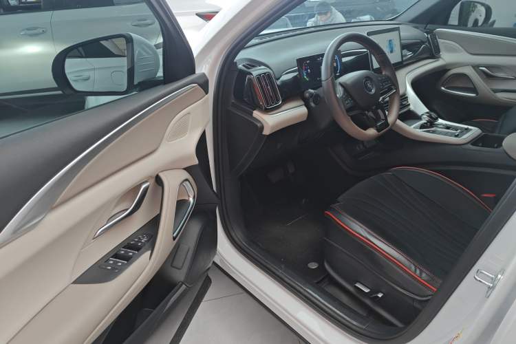 Used BYD Song Pro New Energy 2024 HONOR Edition DM-i 71KM Navigation Model Driver Seat