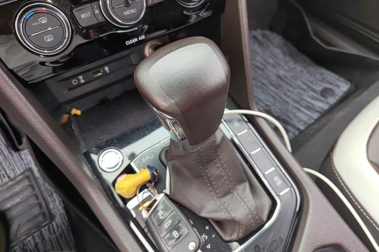 Used Volkswagen Tiguan L 2017 330TSI Automatic Two-Wheel Drive Luxury Edition
