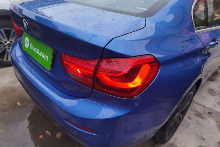 Used BMW 1 Series 2018 Facelifted 118i Sport Edition Exterior 3