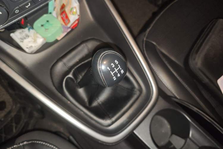 Used Ford Escort 2015 1.5L Manual Fashion Edition Gear Lever