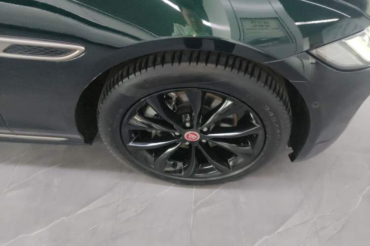 Used Jaguar XFL 2023 XFL 2.0T P250 Two-Wheel-Drive Elite Sport Gold Edition
