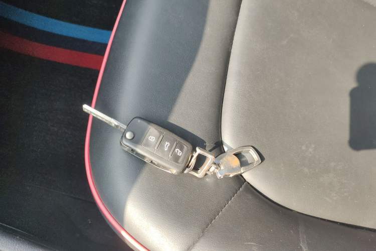 Used Volkswagen Santana 2016 1.6L Manual Fashion Edition Vehicle Key