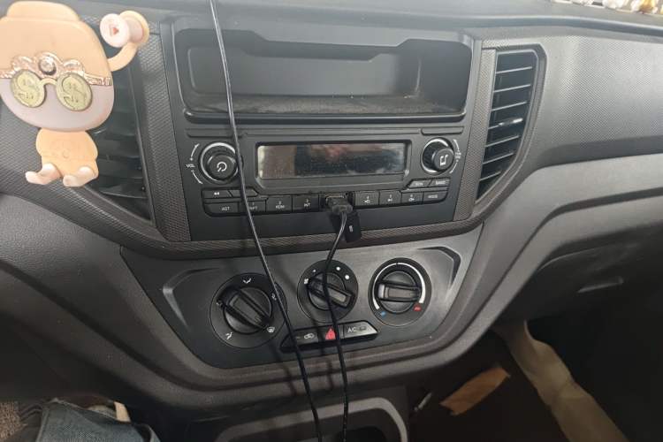 Used Wuling Hongguang V 2019 1.5L Base Version China VI LAR
