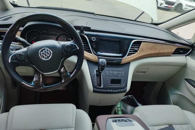 Used Buick GL8 2018 ES 28T Comfort Model China VI Standard