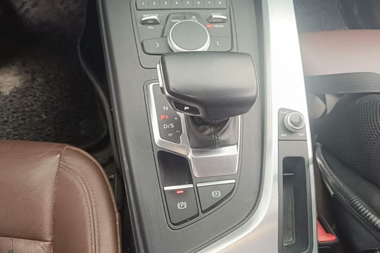 Used Audi A4L 2018 30th Anniversary Edition 45 TFSI quattro Individual Sport Edition Gear Lever