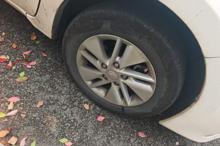 Used Toyota Corolla 2017 Revised Version 1.6L S-CVT GL Right Front Wheel Hub