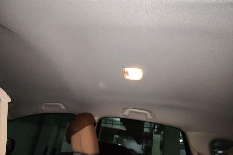 Used Honda CR-V 2012 2.0L two-wheel drive urban version
