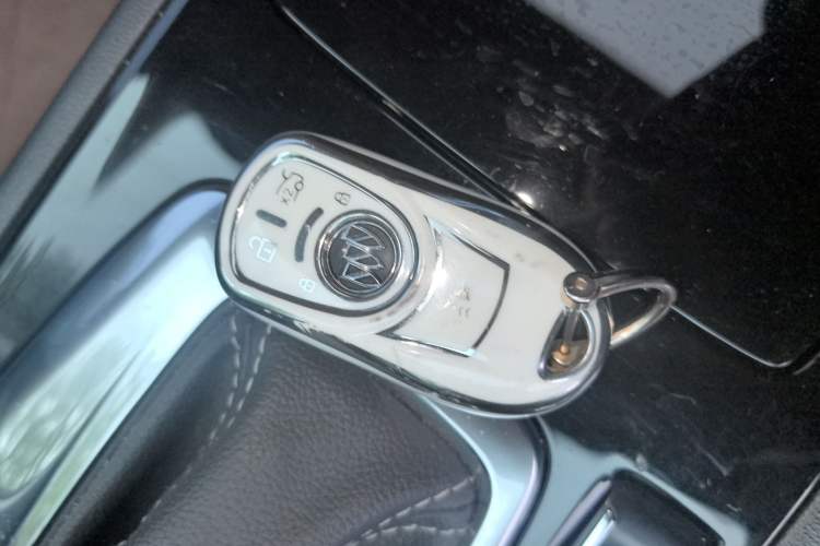 Used Buick Regal 2017 20T Elite Edition Vehicle Key