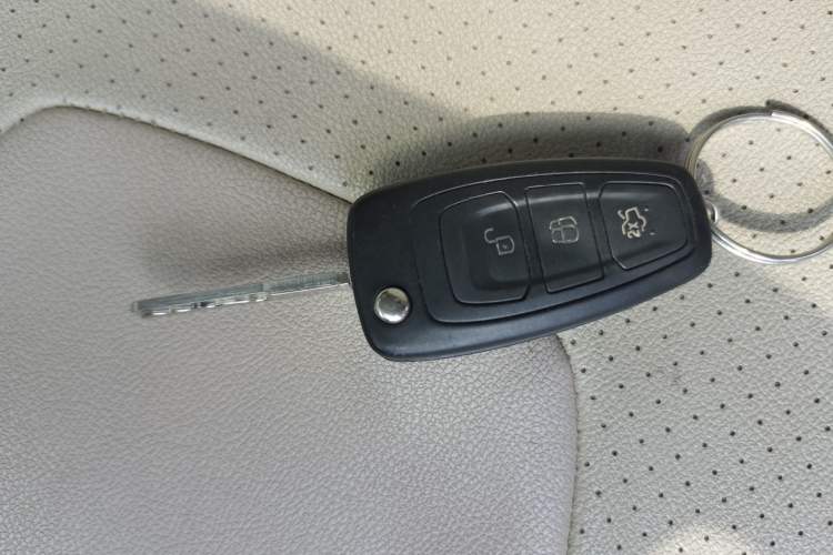 Used Ford Focus 2012 Hatchback 2.0L Automatic Luxury Sport Model
