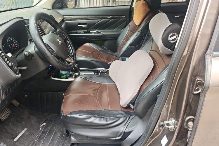 Used Mitsubishi Outlander 2019 2.0L Two-Wheel Drive Comfort Edition 5 Seats China VI Standard