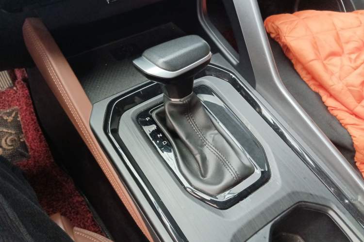 Used Geely Auto Vision X6 2021 PRO 1.4T Automatic Prestige Model Gear Lever