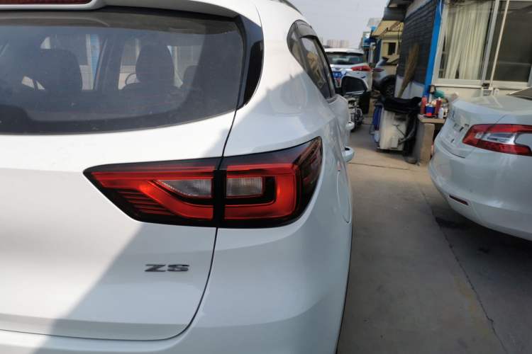 Used MG ZS 2020 Global Bestseller with 1.5L Engine Manual Transmission and a Massive 65-Inch Panoramic Sunroof Version Exterior 3