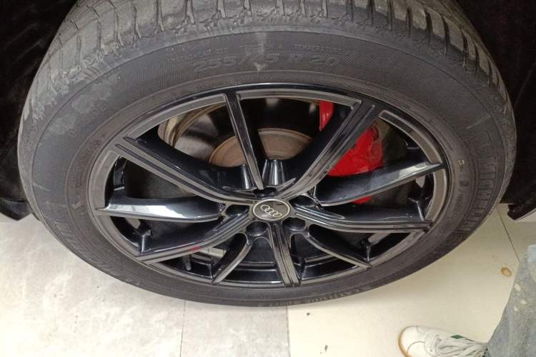 Used Audi Q5L Sportback 2021 40 TFSI Enjoy Life Edition Left Front Wheel Hub