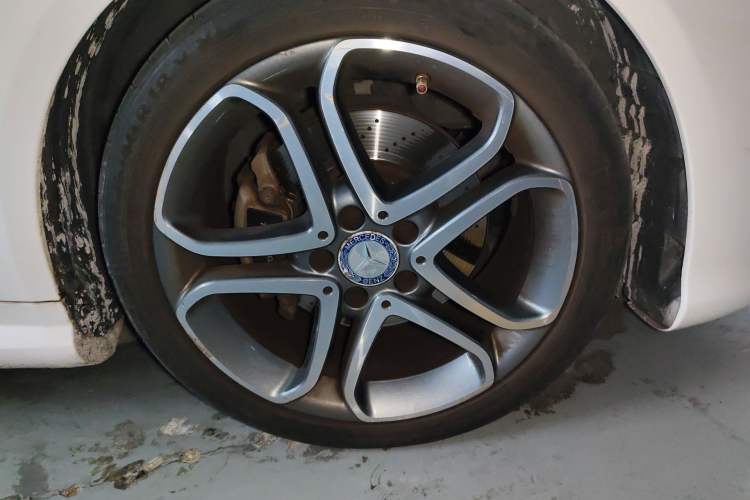 Used Mercedes-Benz E-Class 2014 E 200 Coupe Right Front Wheel Hub