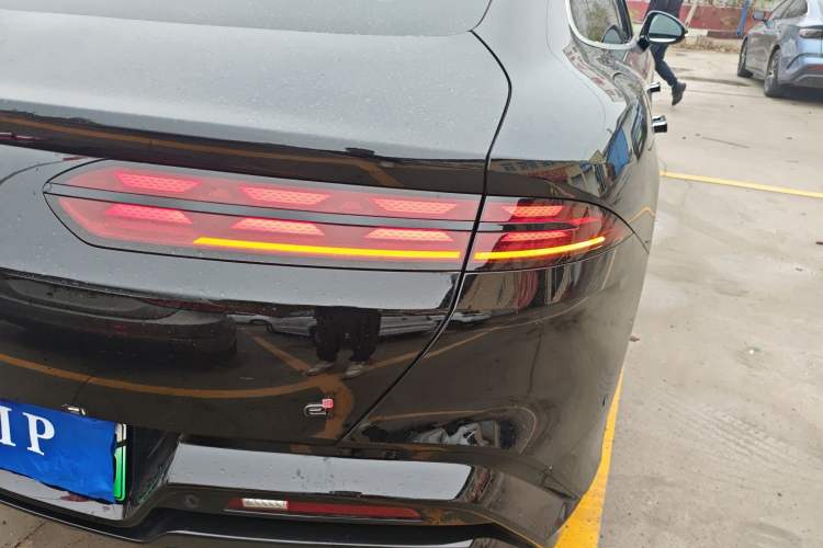 Used Denza Z9 2024 1100 km All-Wheel-Drive Ultra Version
