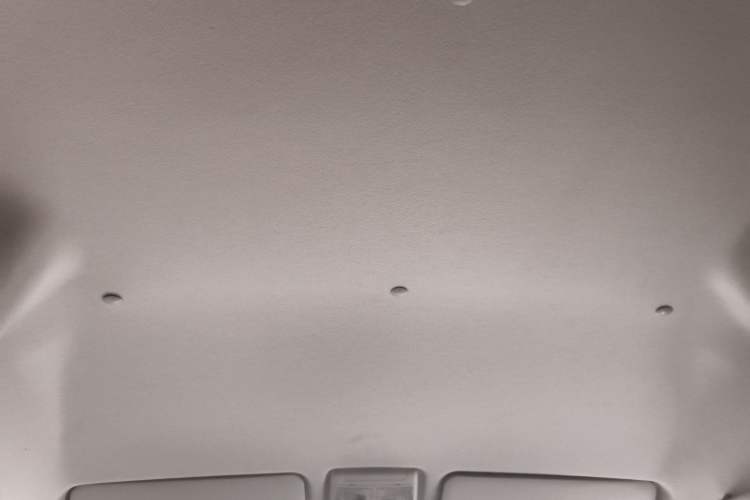 Used Jinbei Hiace X30 2021 1.5L Deluxe Edition Aluminum Wheels Two-Tone Design Central Air Conditioning MP5 Version Van China VI Standard SWC15M