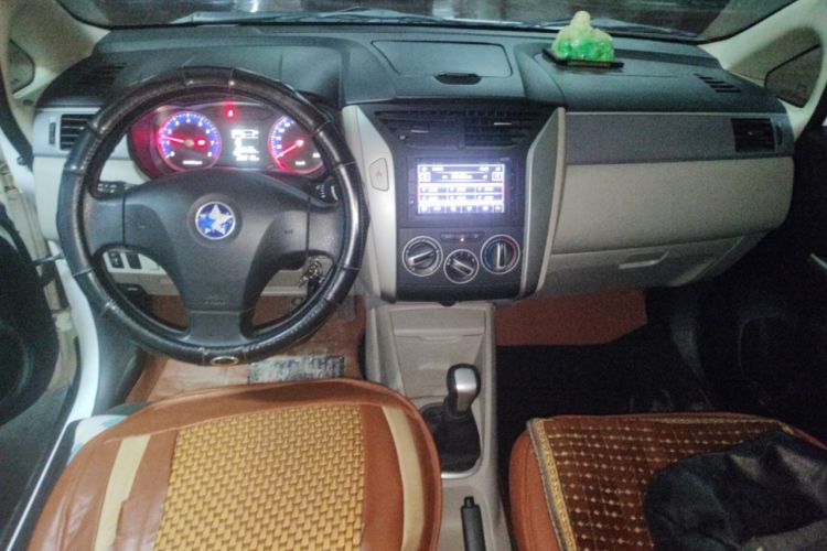 Used Venucia R50 2015 1.6L Manual Fashion Edition