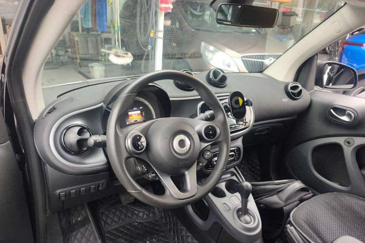 Used smart fortwo 2015 1.0L 52 kW Hardtop Passion Edition
