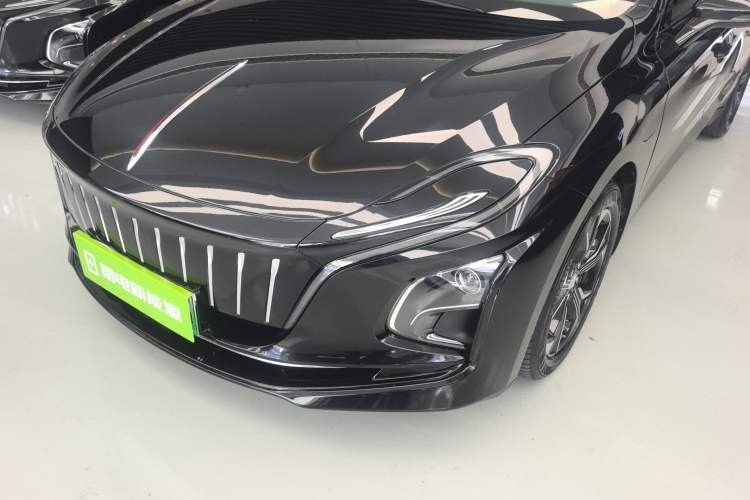 Used Hongqi E-QM5 2022 431 km Charge & Enjoy Edition