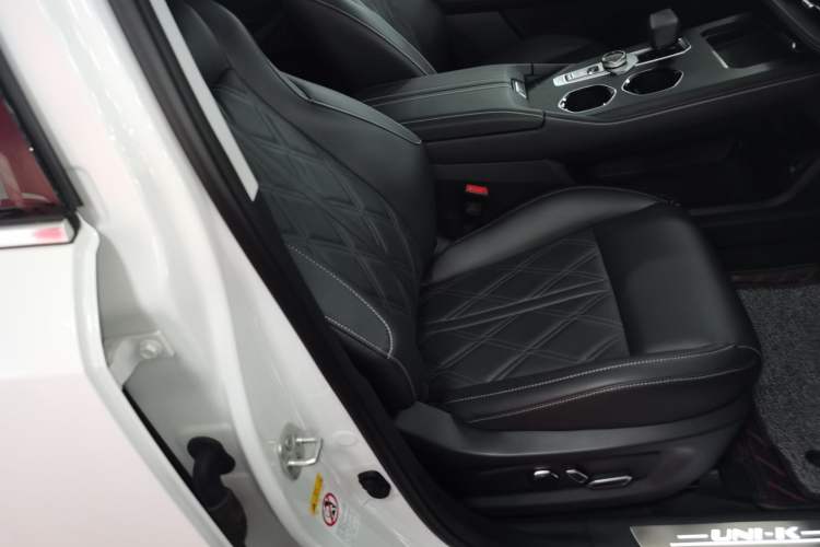 Used Changan UNI-K iDD 2024 ZhiDian iDD 1.5T 135km Smart Leading Model