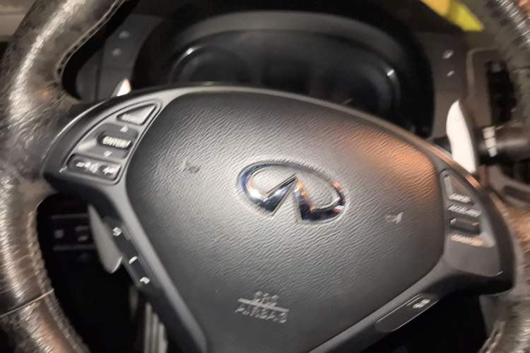 Used Infiniti G Series 2010 G37 Coupe Convertible Rosewood Edition
