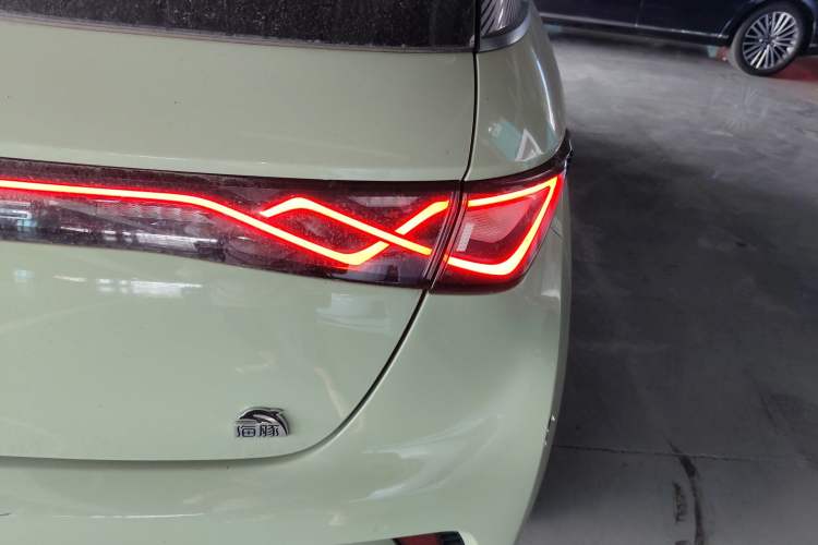 Used BYD Dolphin 2021 405 km Fashion Edition
