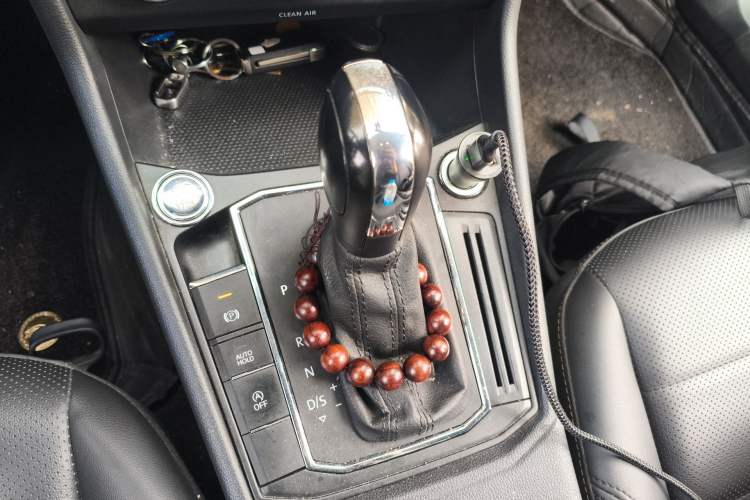 Used Volkswagen Lavida 2021 1.5L Automatic Comfort Edition Gear Lever