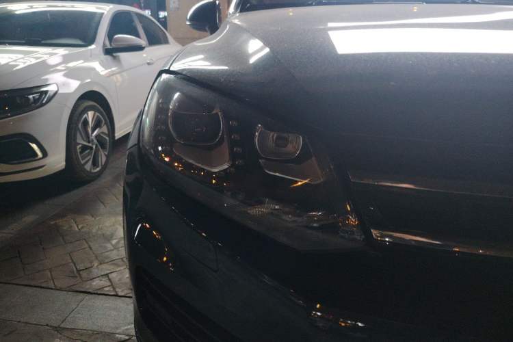 Used Volkswagen Touareg 2011 3.0 TSI Standard Version Right Front Headlight