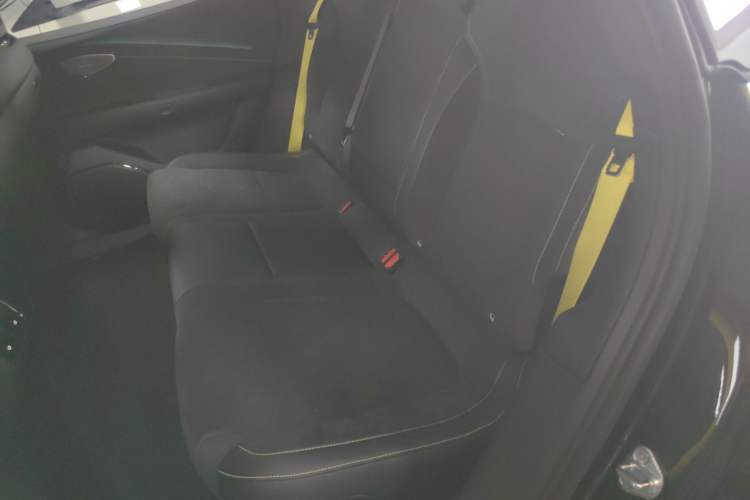 Used Lynk & Co Lynk & Co 10 EM-P 2025 Model 240 All-Wheel Drive Ultra—Sport Edition