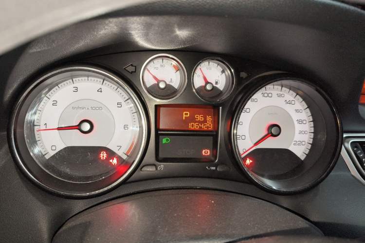 Used Peugeot 308 2014 Enjoy Edition Classic 1.6L Automatic Premium Model Odometer Close Up