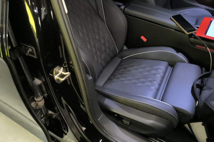 Used Volkswagen Magotan 2024 380TSI DSG Prestige Edition DaMai Package Right Front Seat