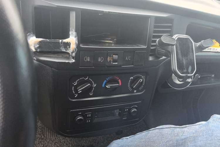 Used Wuling Zhiguang 2015 1.2L Practical LS-I Model Audio And AC Panel