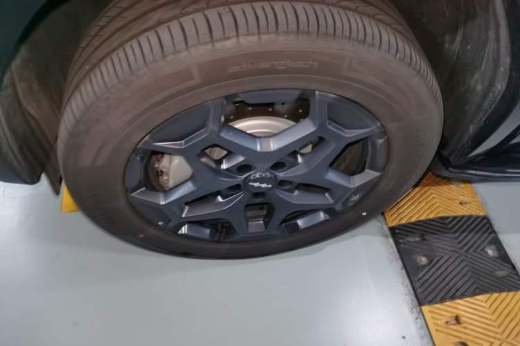 Used Formula Leopard Tai 7 2025 Model 190 km Four-Wheel Drive Ultra Edition Left Front Wheel Hub